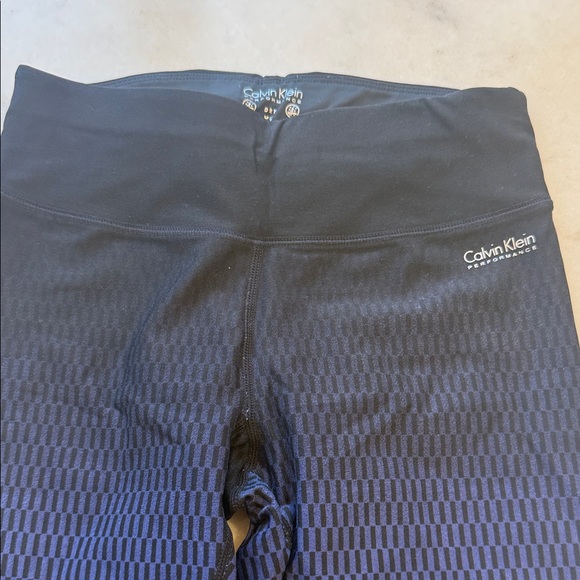 Calvin Klein Black and purple  Gradient Leggings with ruched hems . - Picture 2 of 6